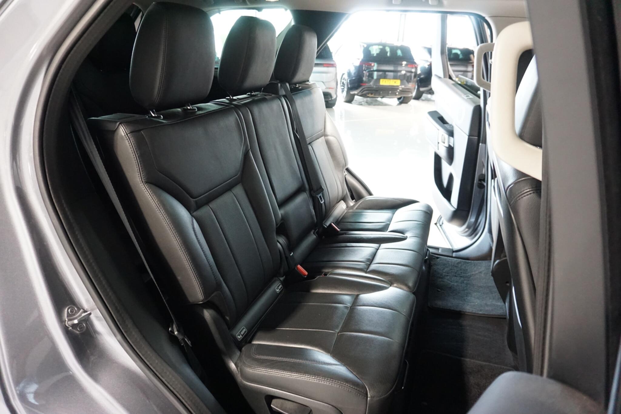 Land Rover Discovery 3.0 SD V6 Landmark Edition SUV 5dr Diesel Auto 4WD Euro 6 (s/s) (306 ps)